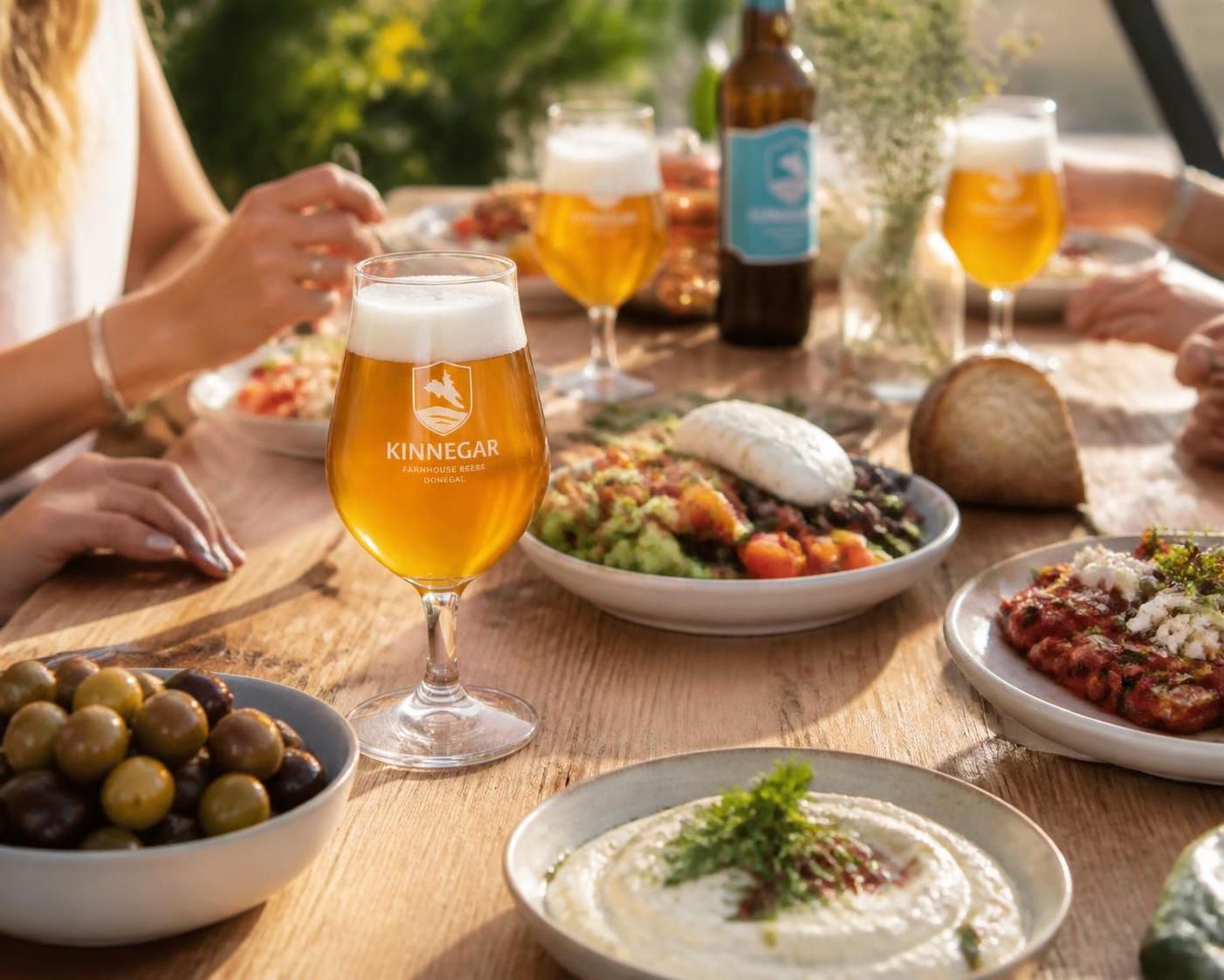 découvrez comment choisir la blonde ale idéale, une bière légère parfaite pour accompagner vos plats d'été et profiter pleinement de la saison.